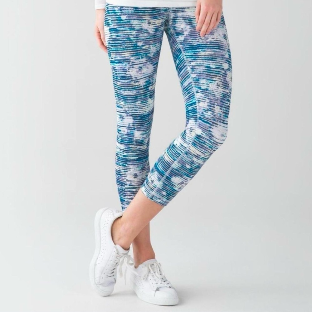 Lululemon Wunder Under Crop HR - 21 “ - Blurry Belle Multi